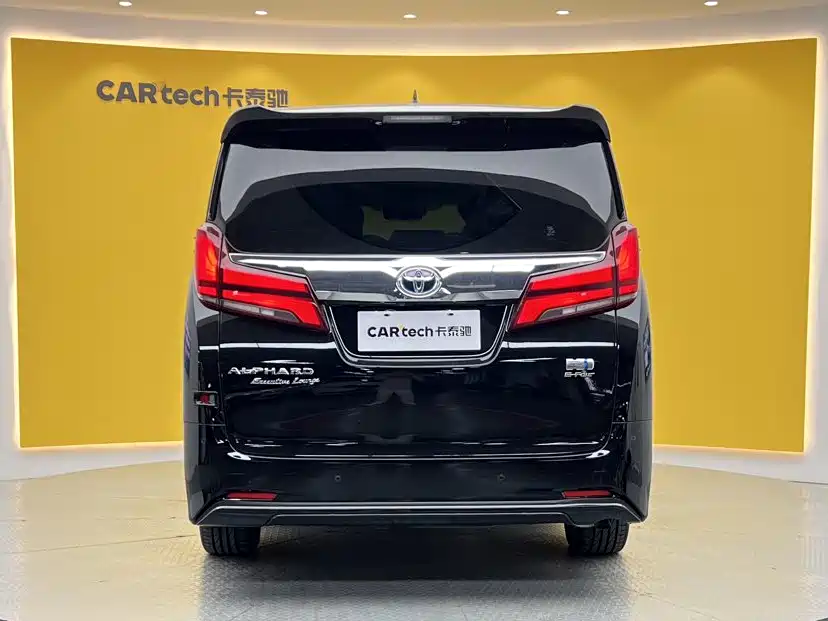 Toyota Alphard — миниатюра 5