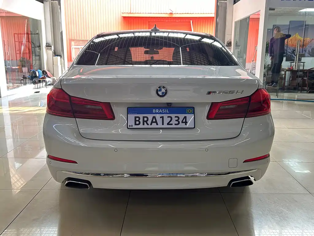 BMW 5 Series — миниатюра 15