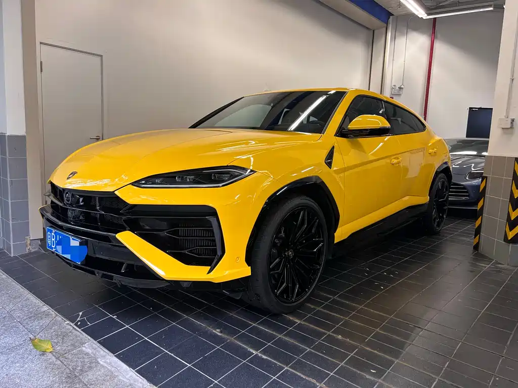 Lamborghini Urus SE 2025