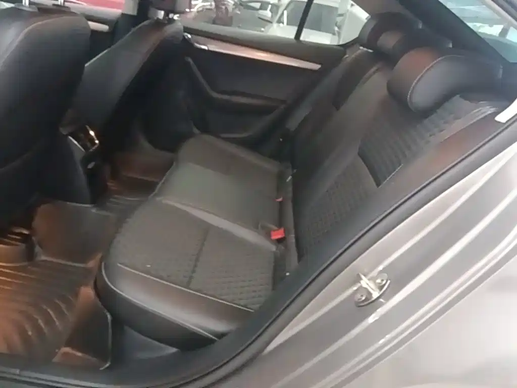 Skoda Octavia — миниатюра 17