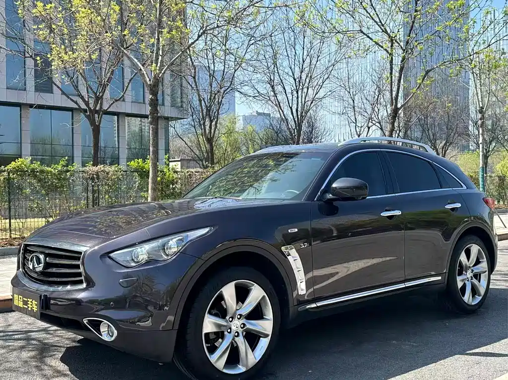 Infiniti QX70 2014