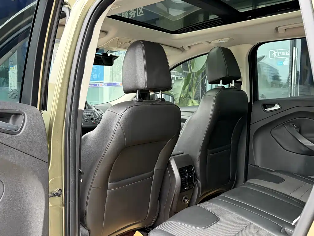 Ford Kuga — миниатюра 9