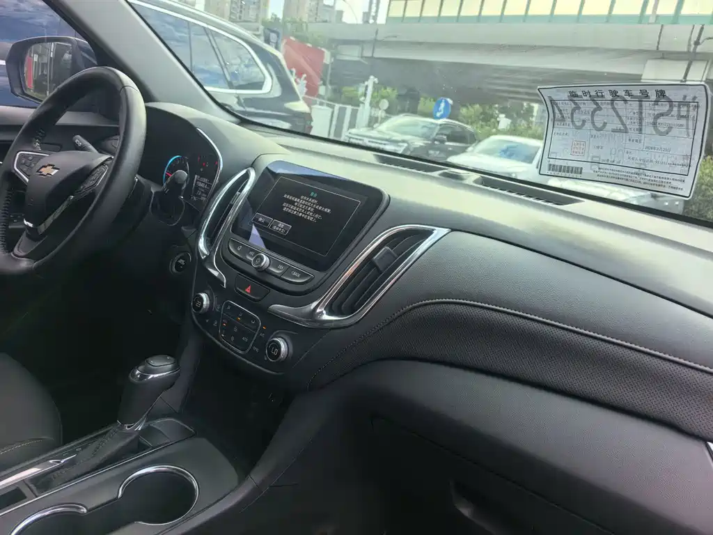 Chevrolet Equinox — миниатюра 15