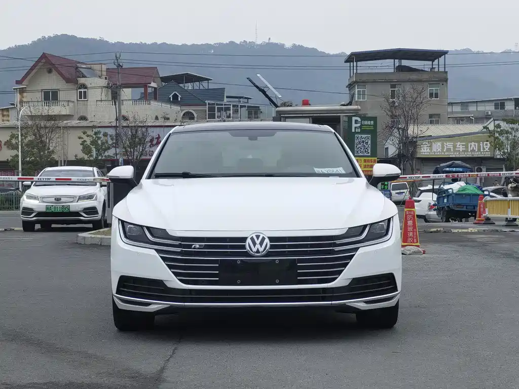 Volkswagen FAW - Passat CC CC 2019 330TSI V