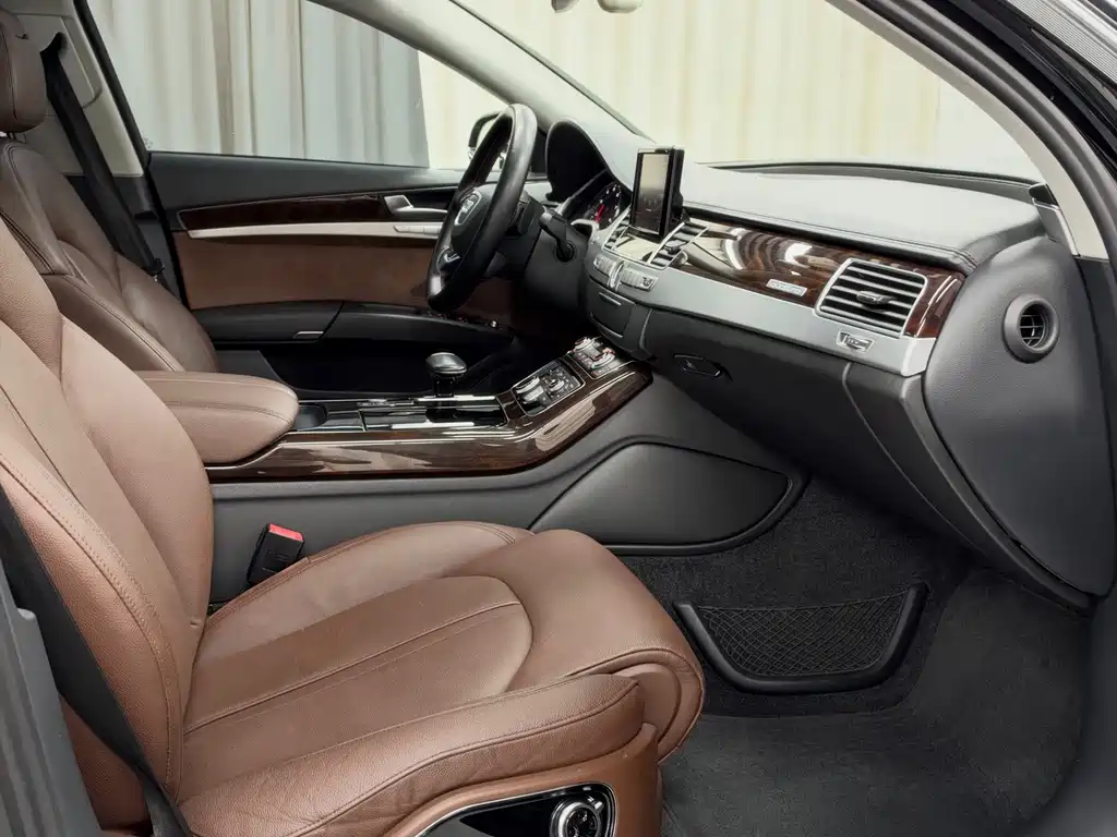 Audi A8 — миниатюра 4