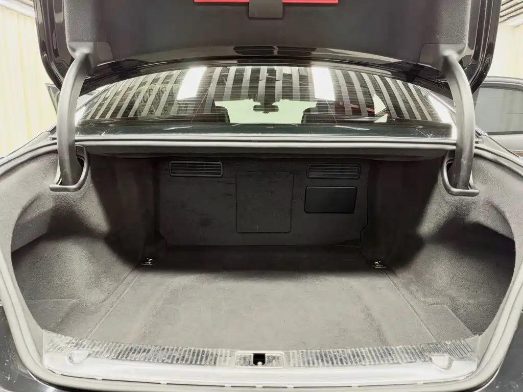 Audi A8 — миниатюра 15