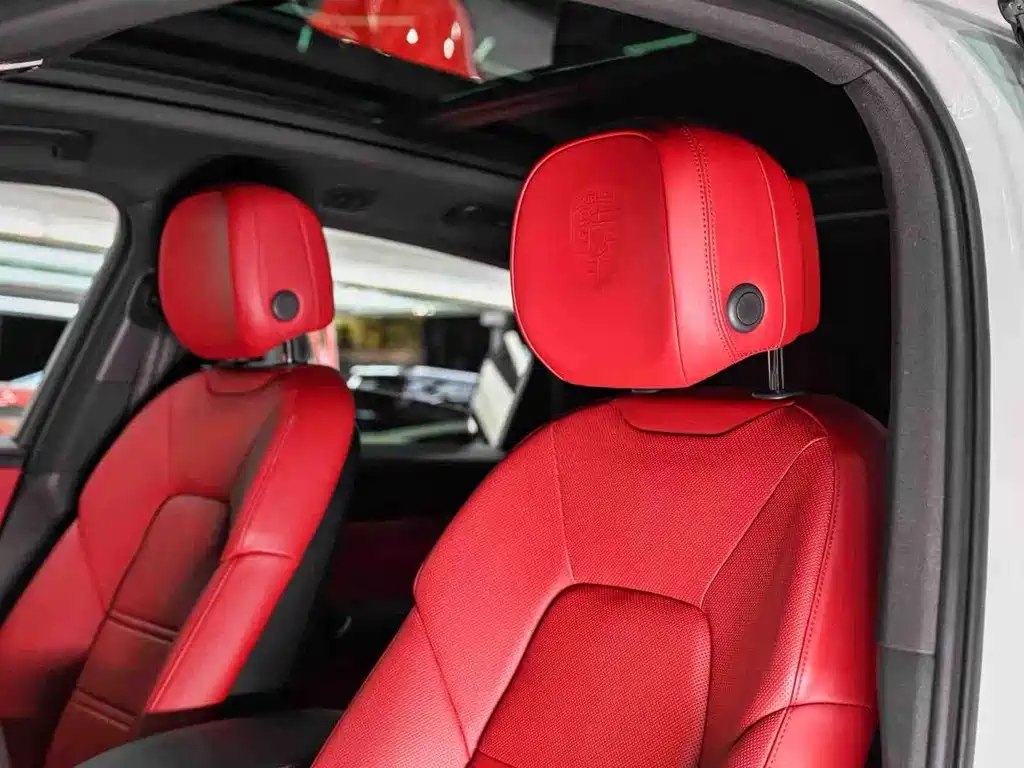 Porsche Cayenne — миниатюра 6