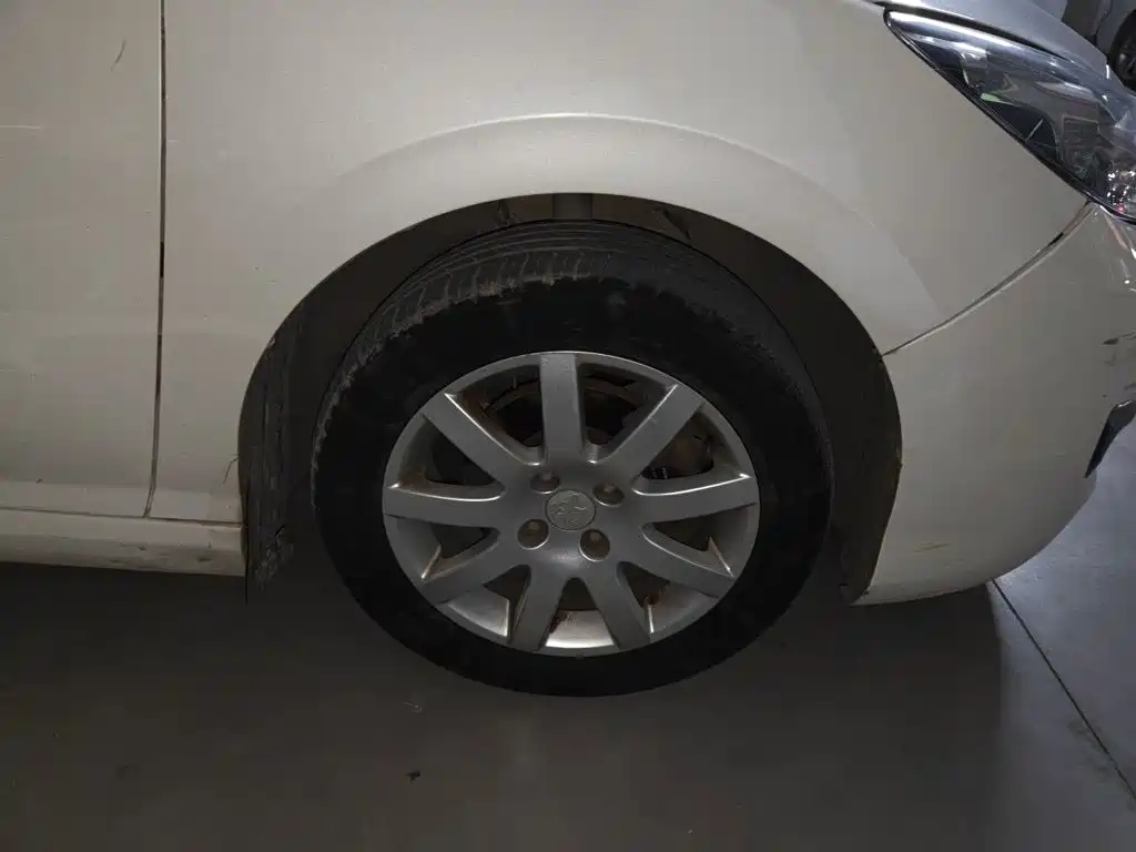 Peugeot 308 — миниатюра 8