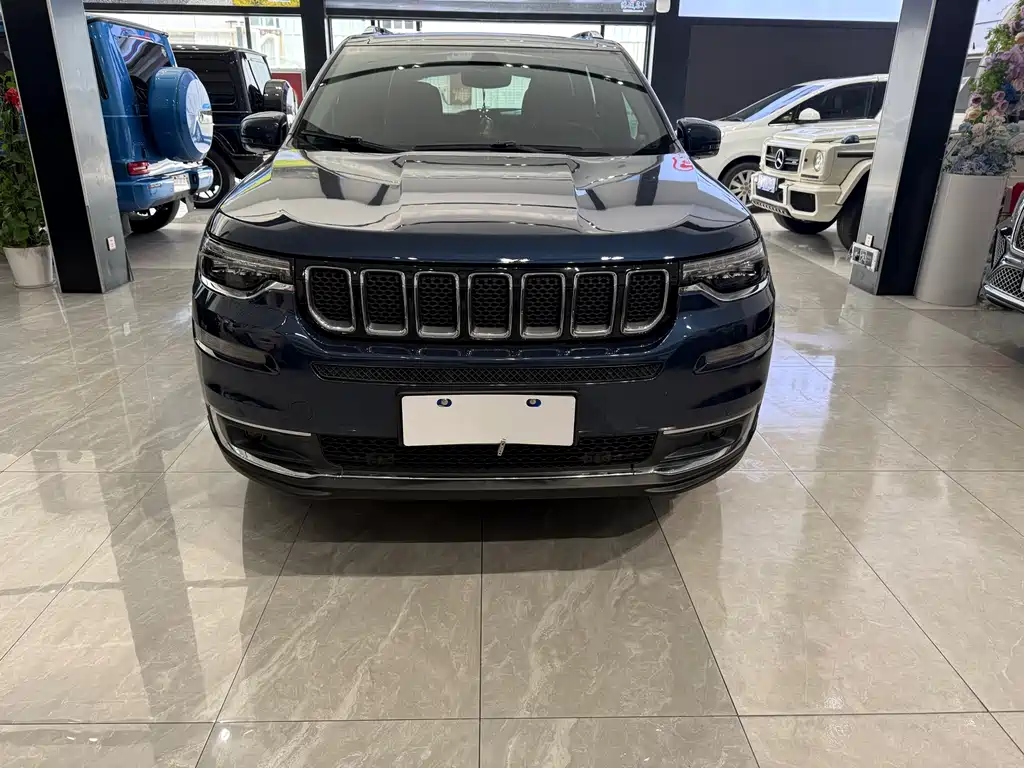 Купить Jeep Grand Commander