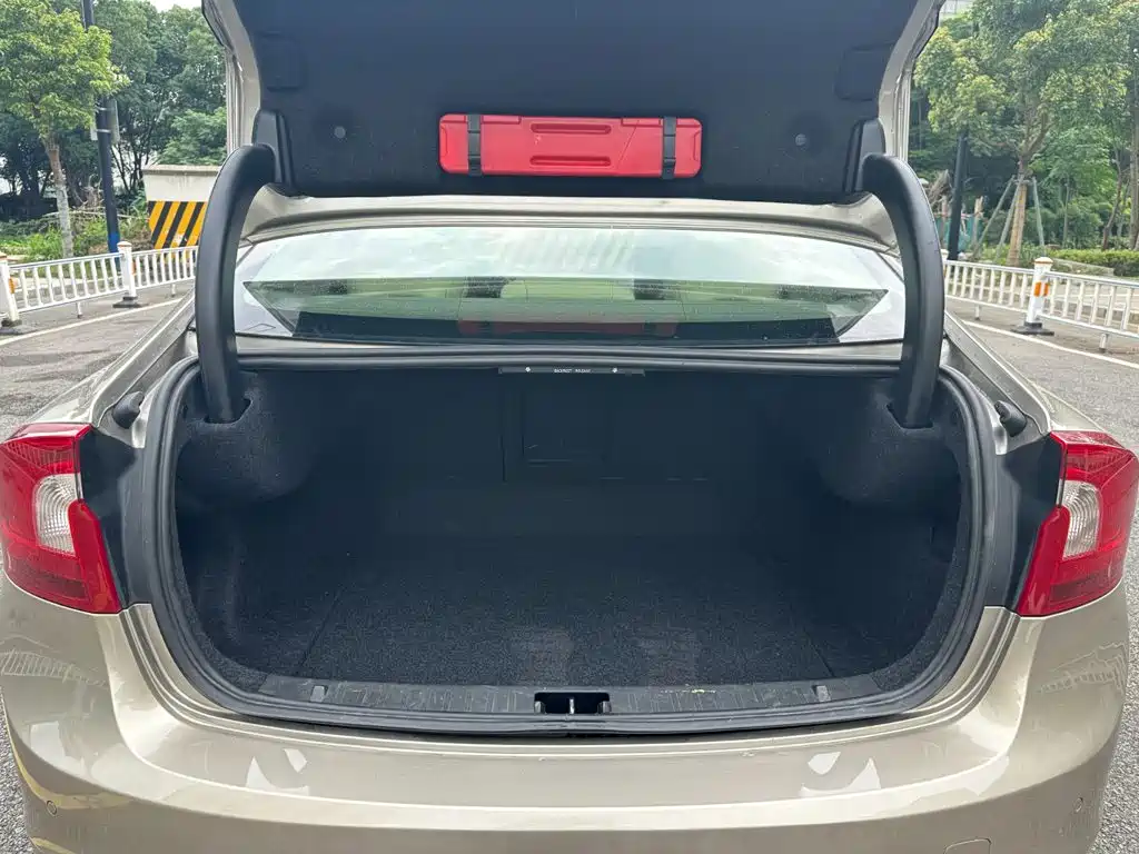 Volvo S60 — миниатюра 12