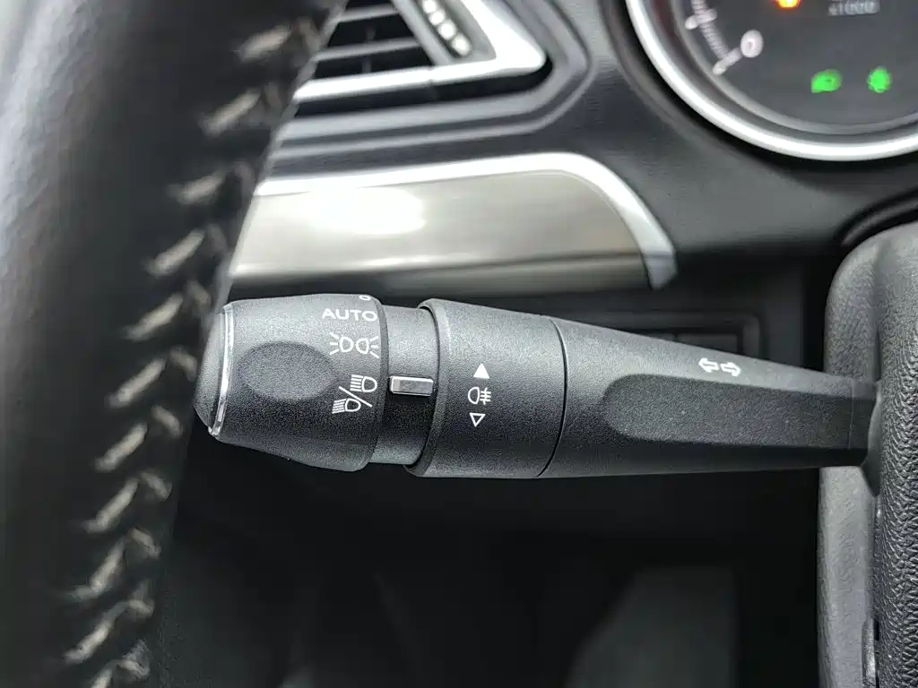 Peugeot 408 — миниатюра 21