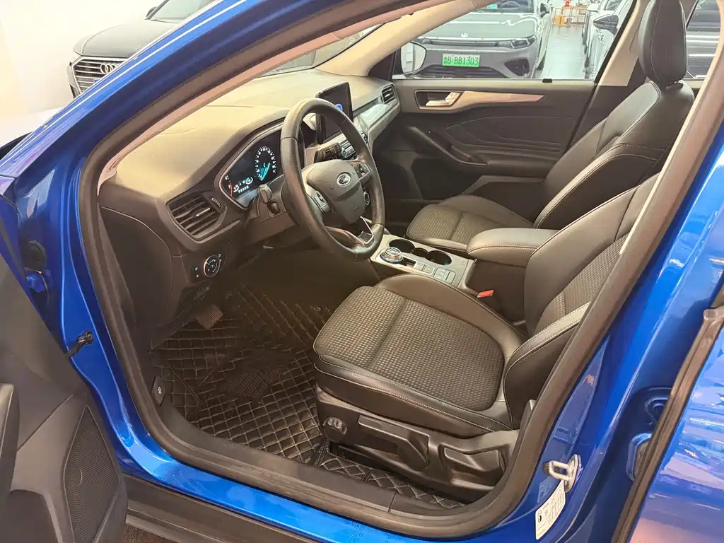 Ford Focus — миниатюра 7