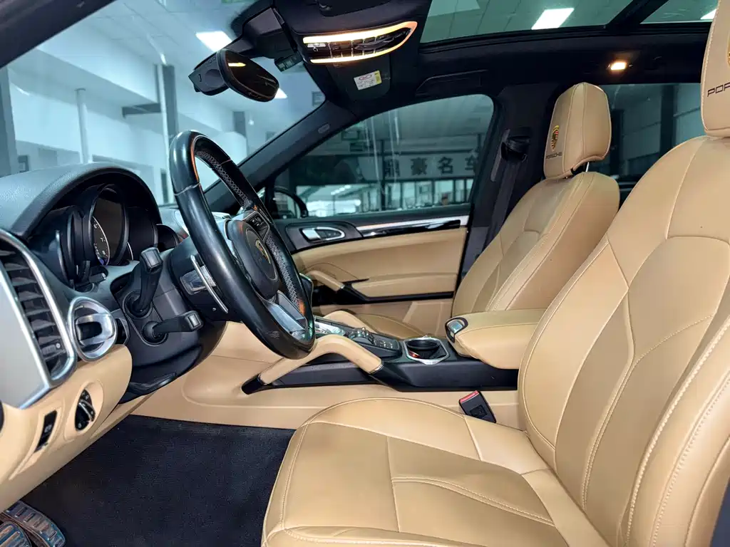 PORSCHE CAYENNE