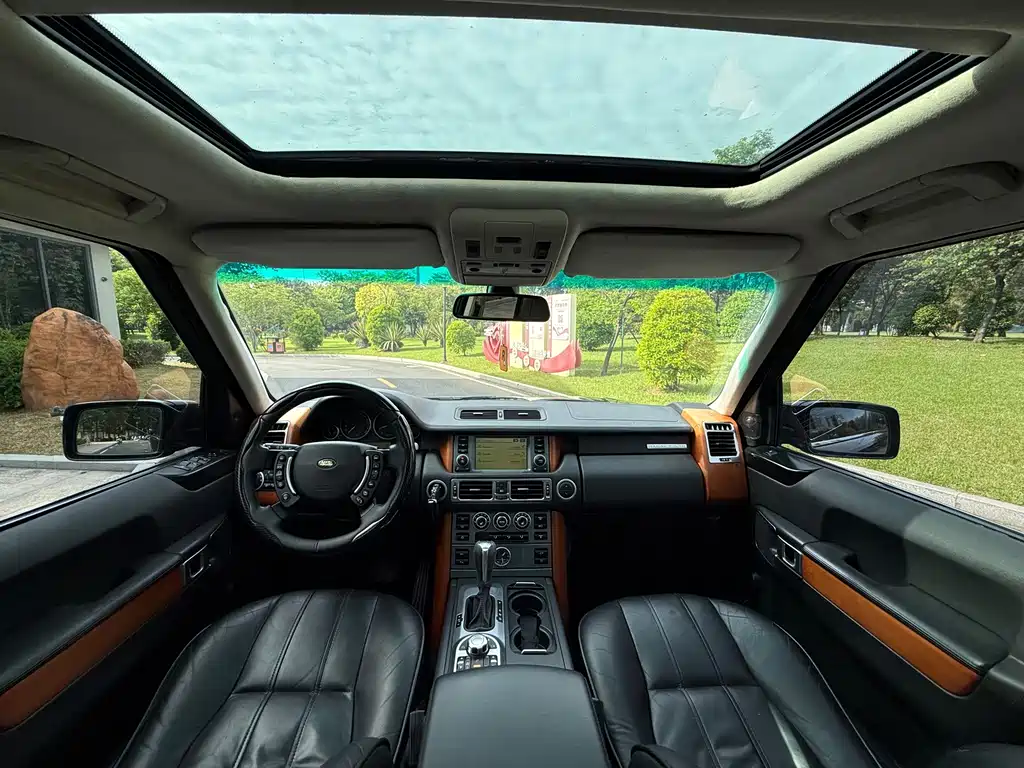 Land Rover Range Rover — миниатюра 17