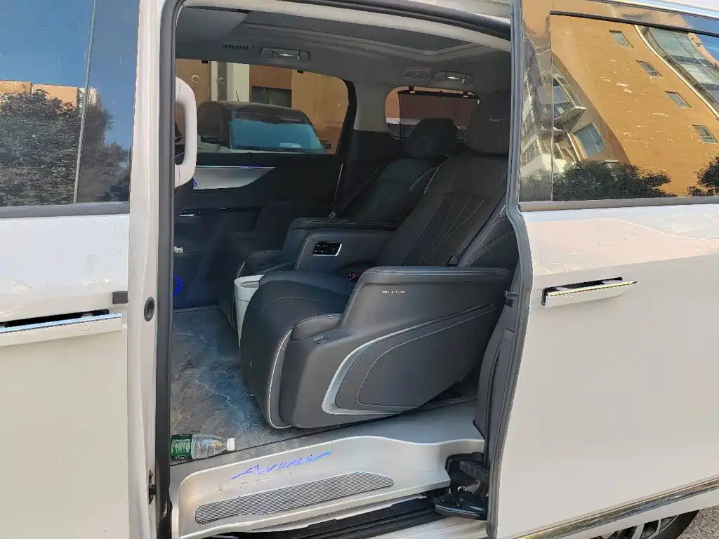 Buick GL8 — миниатюра 9
