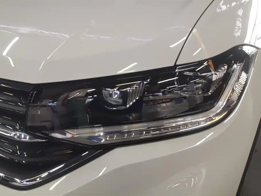 VOLKSWAGEN EXPLORING THE SHADOW