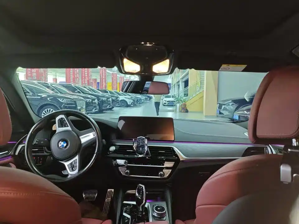 BMW 5 Series — миниатюра 5