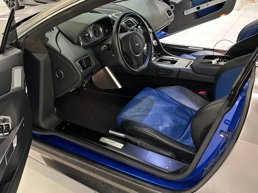 Aston Martin V8 Vantage — миниатюра 5
