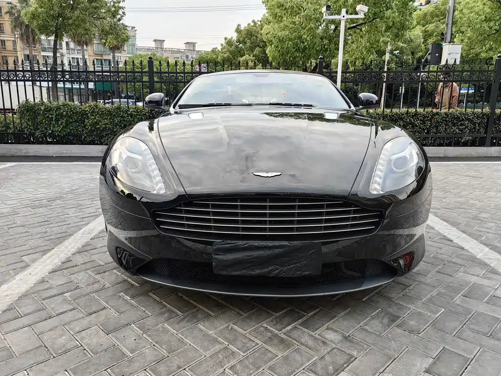 Aston Martin DB9 2014