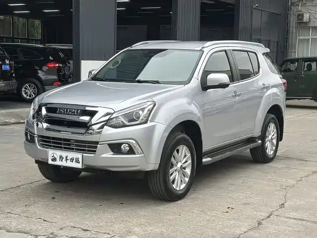 ISUZU MU X SHEPHERD RANGER