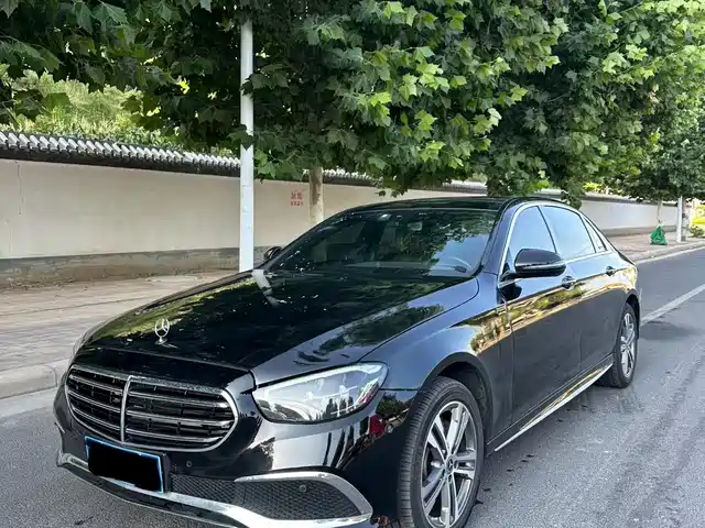 Mercedes-Benz E-Class 2022 E 260 L — фото 1
