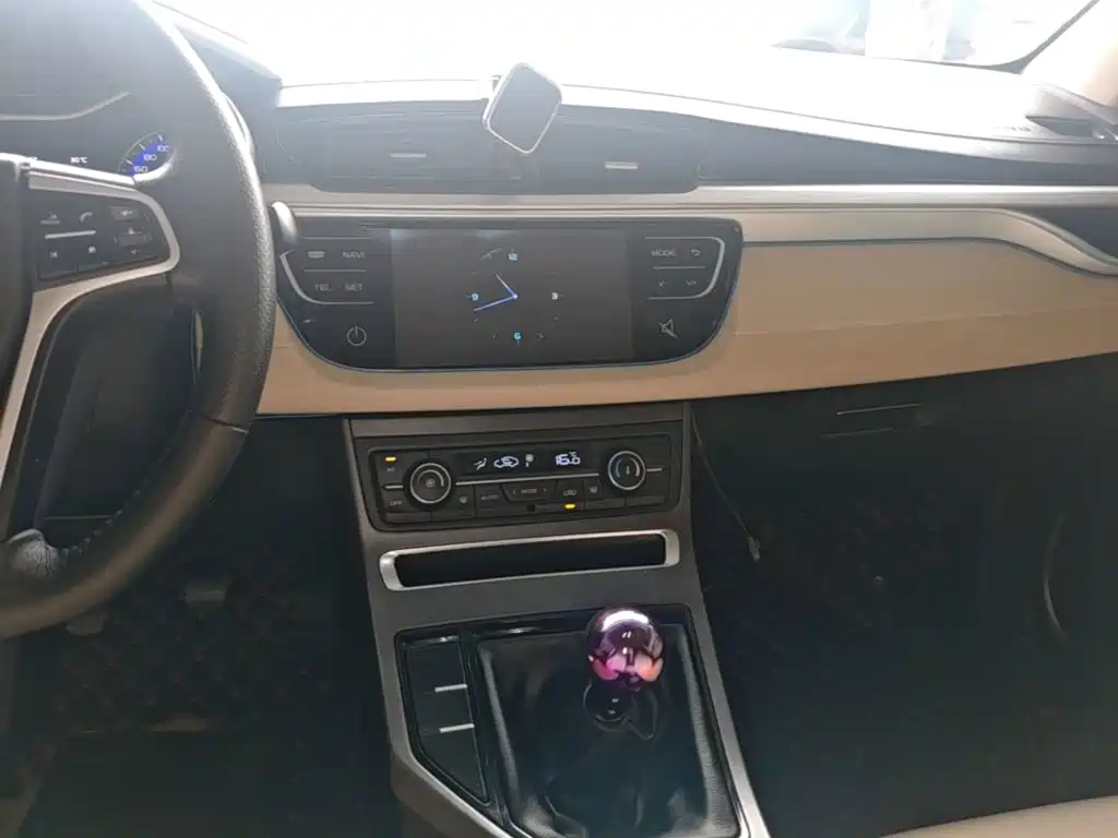 Geely Emgrand — миниатюра 13