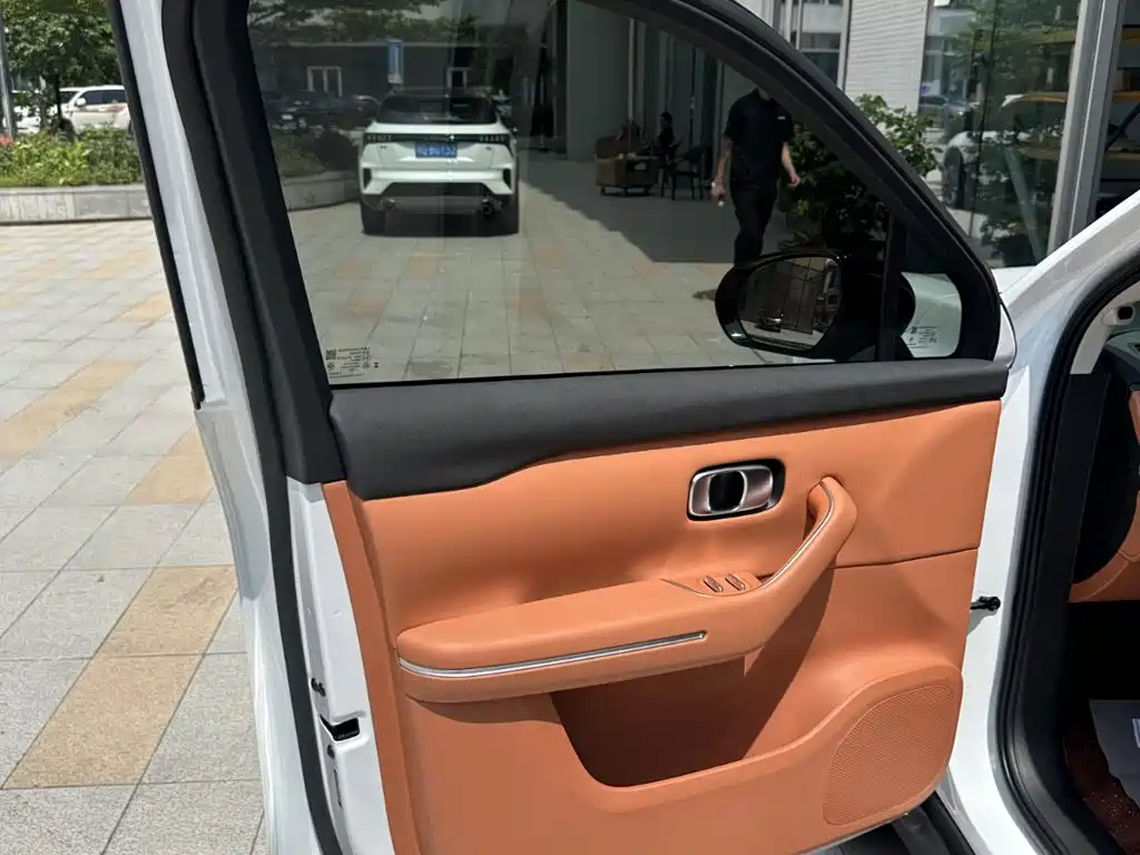 Leapmotor Leapmotor C16 — миниатюра 12