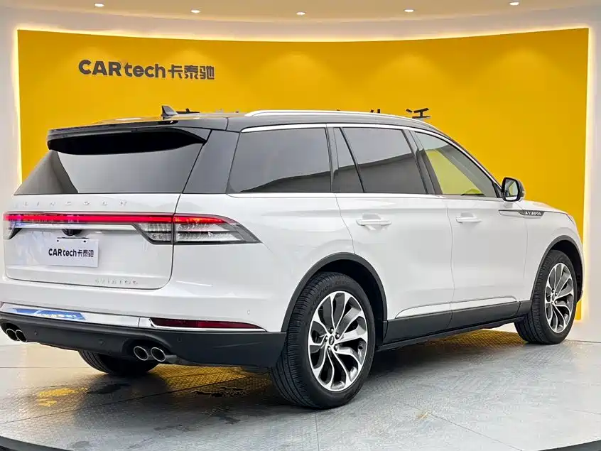 Lincoln Aviator — миниатюра 3