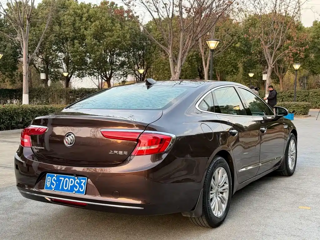 BUICK LACROSSE