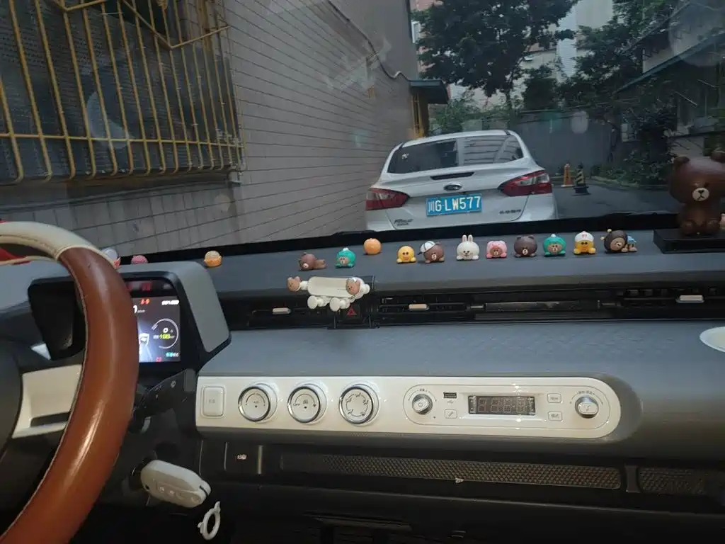 Wuling MINIEV — миниатюра 25