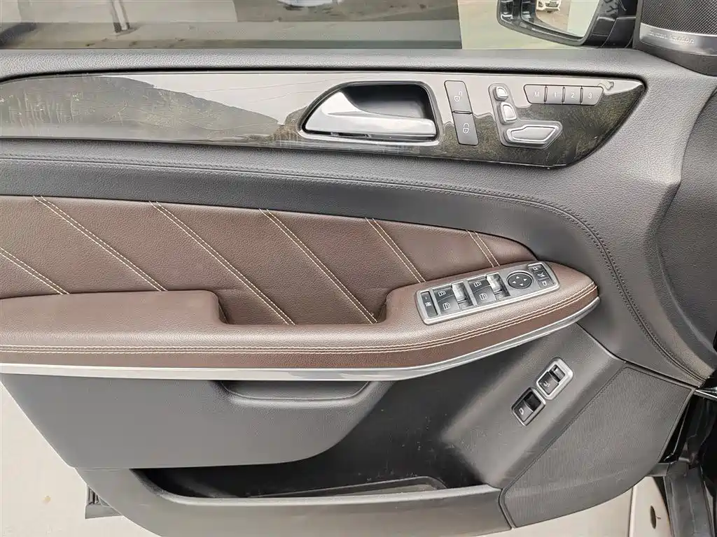 Mercedes-Benz GLS AMG — миниатюра 11