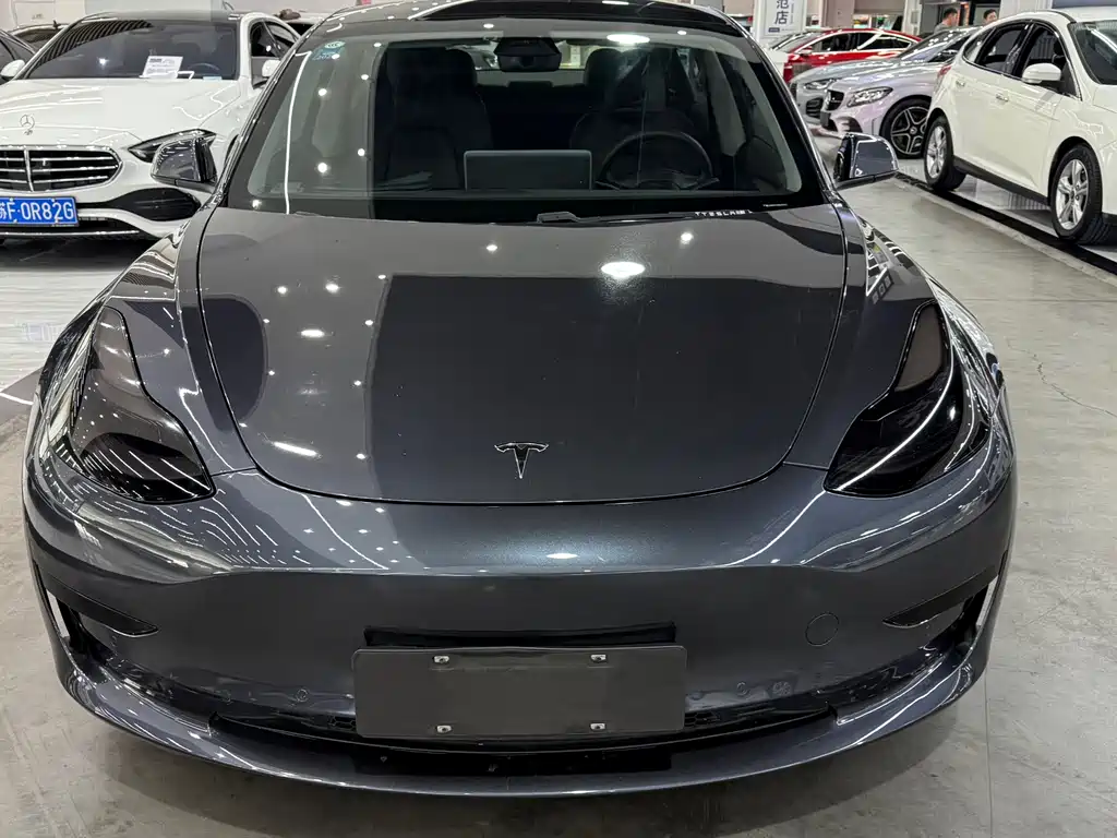 Tesla Model 3 — миниатюра 2