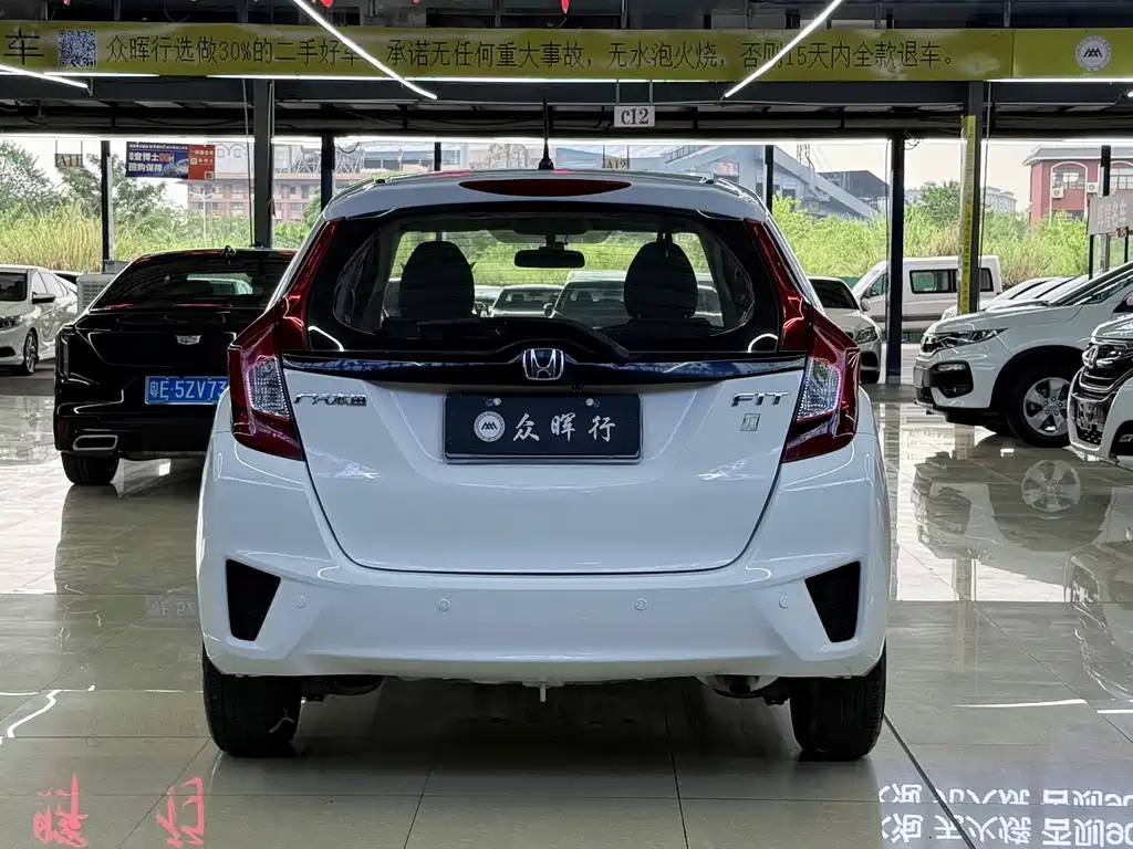 Honda Fit — миниатюра 5