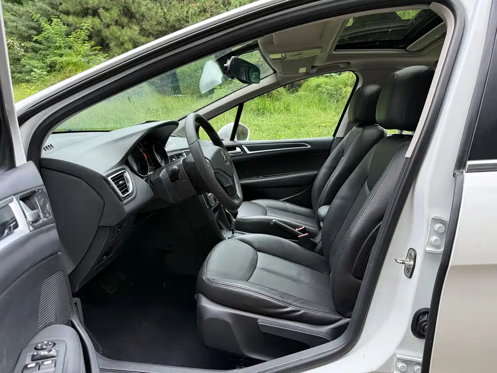 Peugeot 308 — миниатюра 7