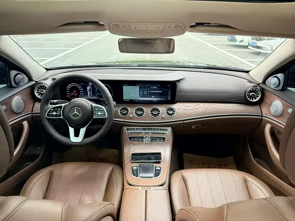 Mercedes-Benz E-Class — миниатюра 5