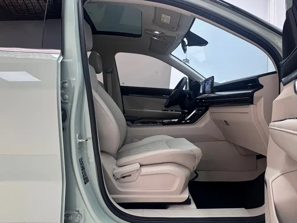 Wuling Xingchen 1.5T CVT Star Brilliance Edition, фото 14