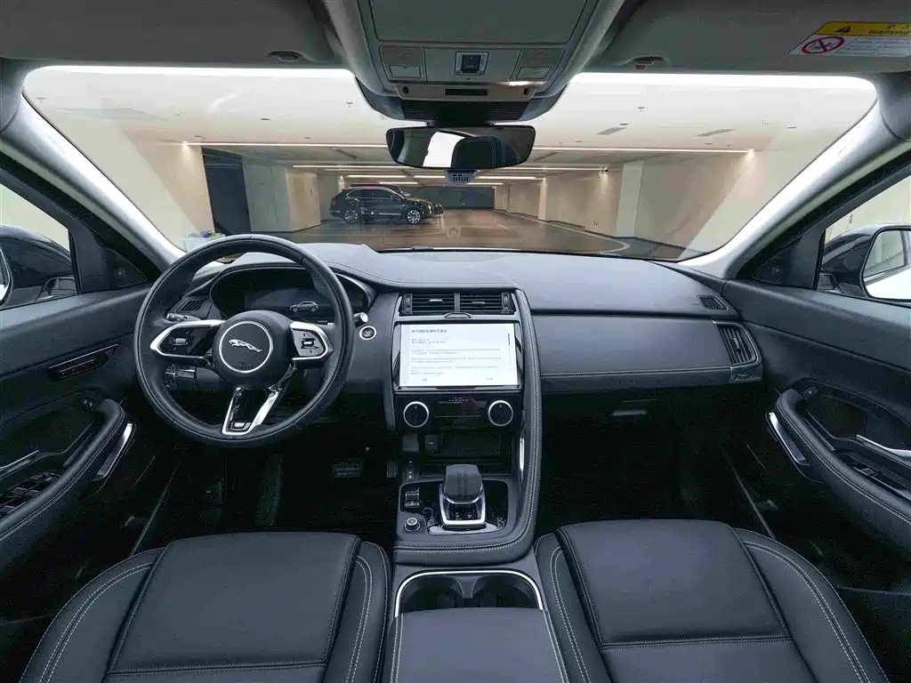Jaguar E-PACE — миниатюра 22