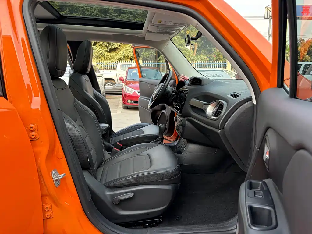 Jeep Renegade — миниатюра 6