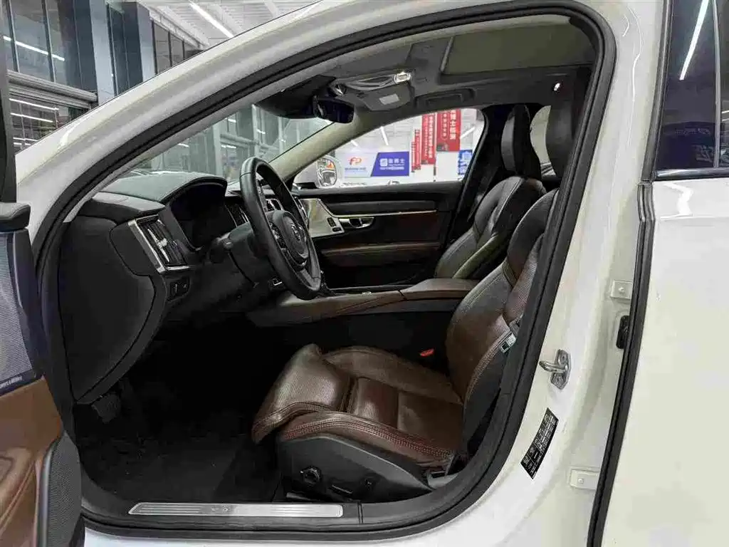 Volvo V90 — миниатюра 3