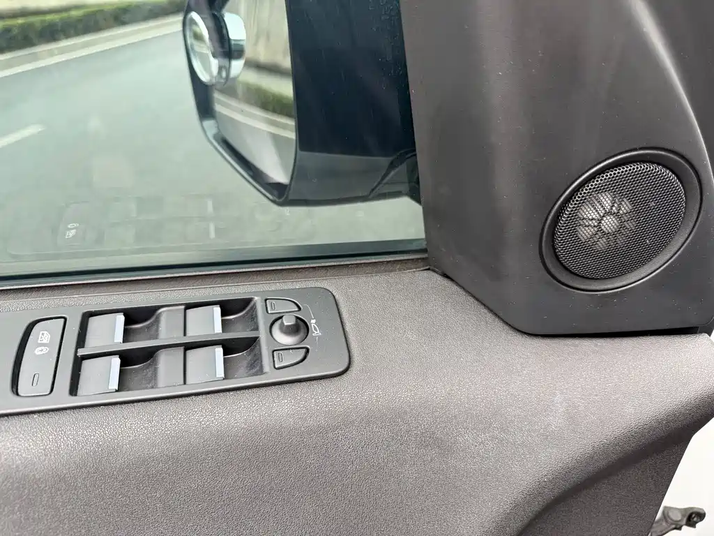 Land Rover Discovery Sport — миниатюра 21