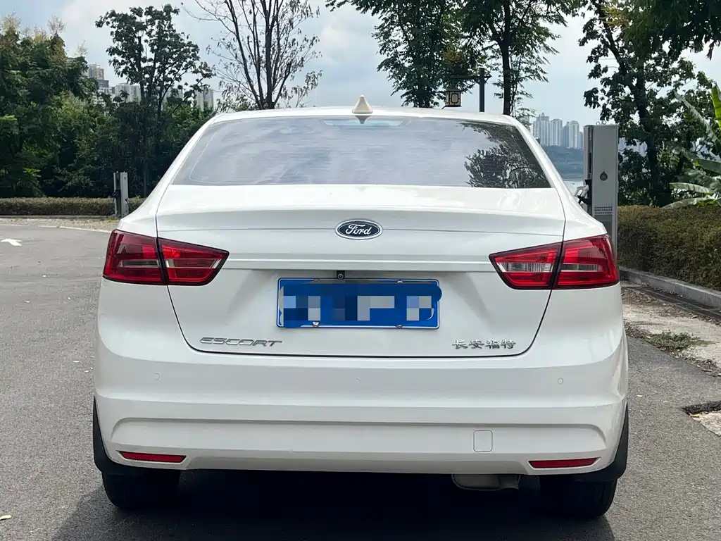 Ford Escort — миниатюра 4