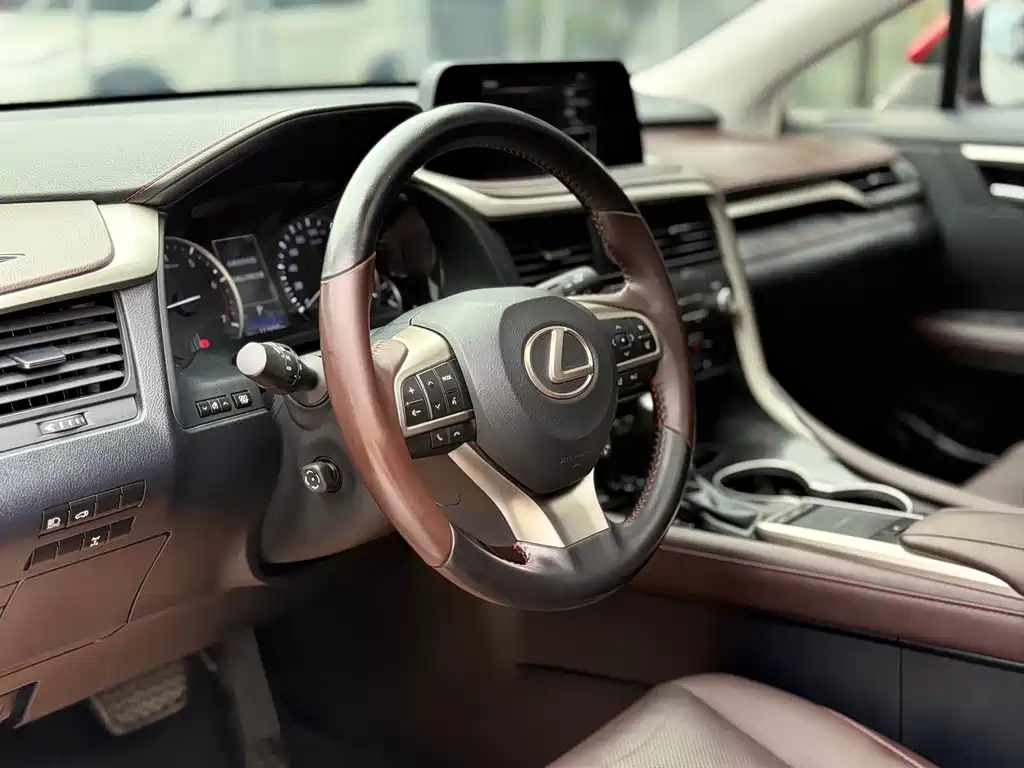 Lexus RX — миниатюра 9