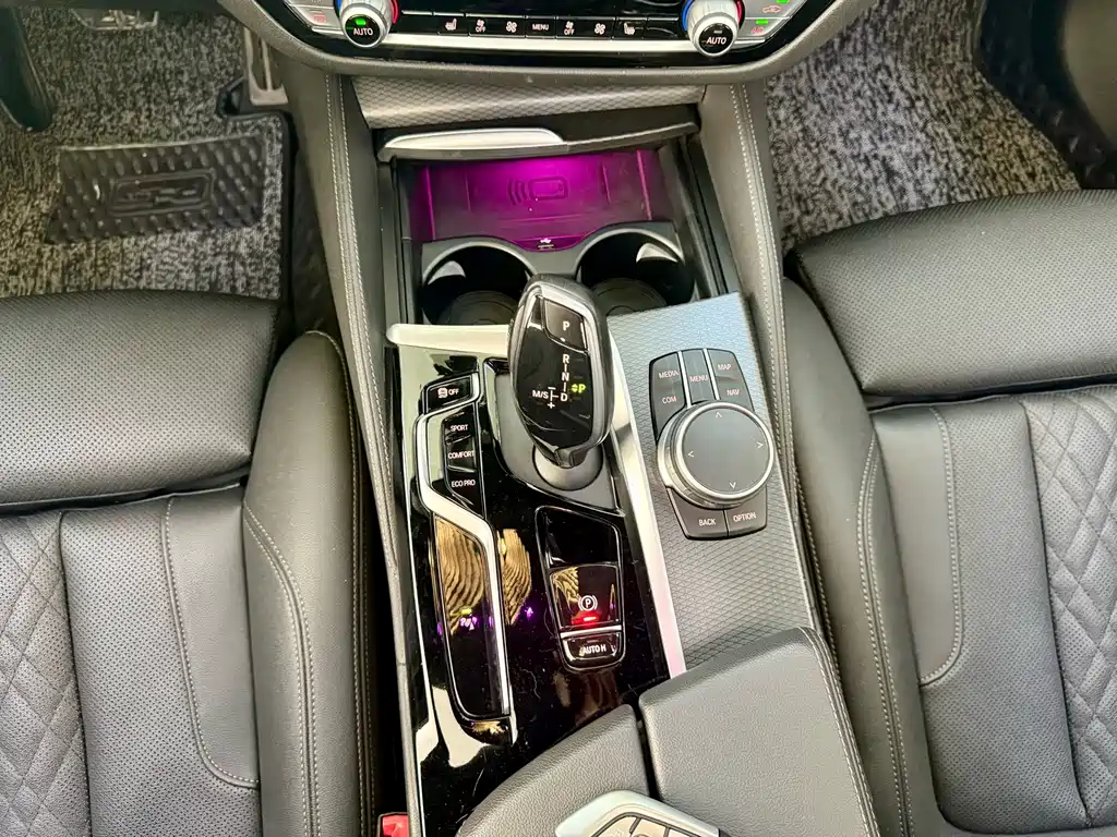 BMW 5 Series (Import) — миниатюра 8