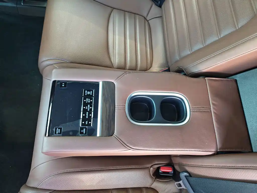 Honda UR-V — миниатюра 7