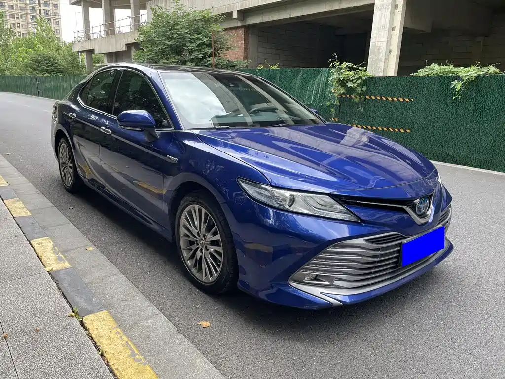 Toyota Camry — миниатюра 2