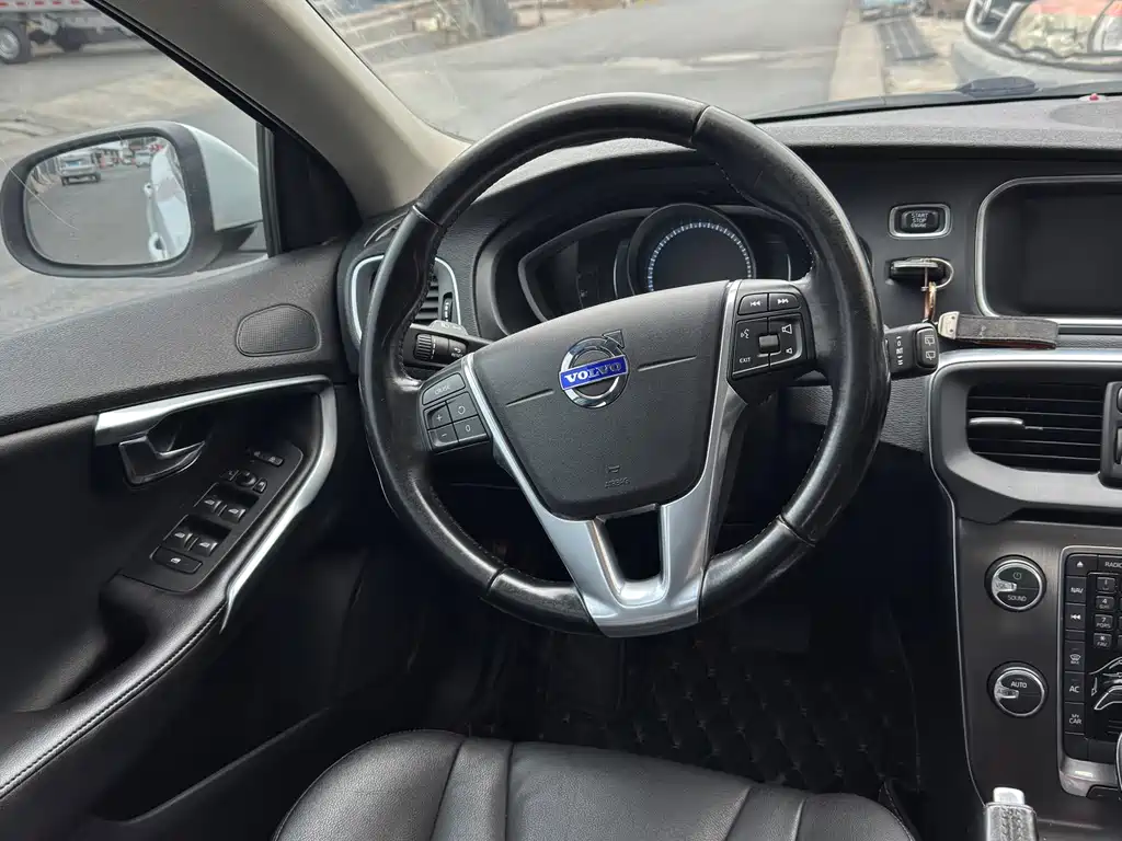 Volvo V40 — миниатюра 15