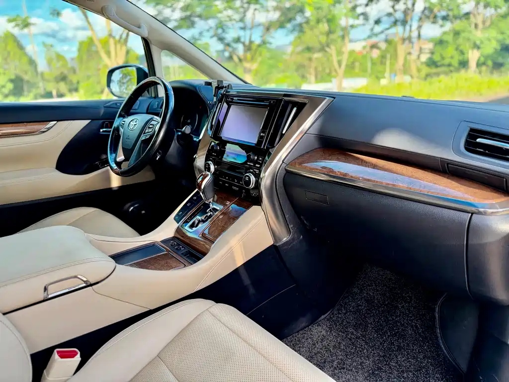 Toyota Alphard 2015 3.5L Luxury