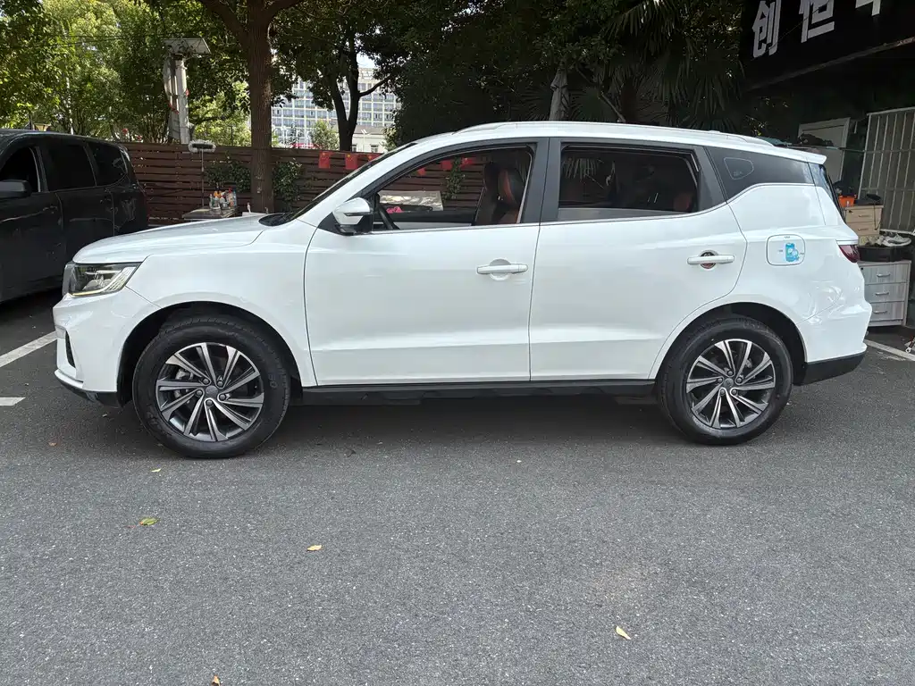 Geely Vision X6 — миниатюра 3