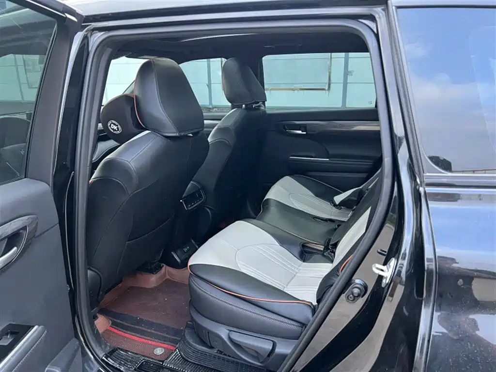 Toyota Crown Kluger — миниатюра 5