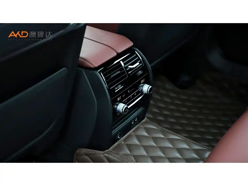 BMW 5 Series — миниатюра 9